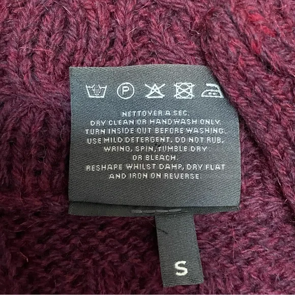 Aran Woollen Mills 100% Merino Wool Burgundy Cardigan, size S - Picture 6 of 9